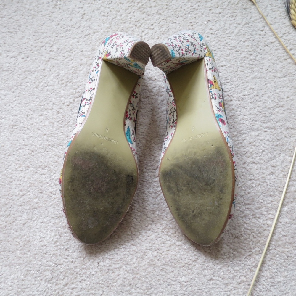 Faryl Robin Bird Patterned Block Heel - Picture 6 of 8